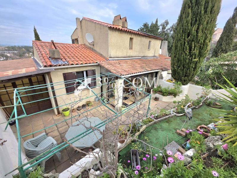 Maison - 98 m² - 4 pièces