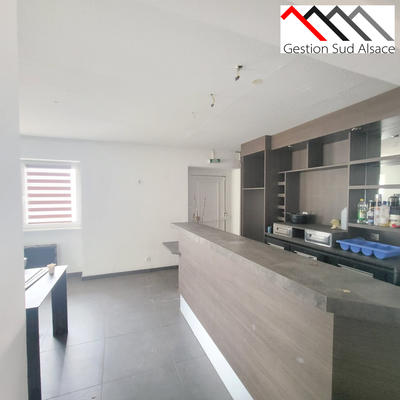 Local commercial - 248 m² - 8 pièces