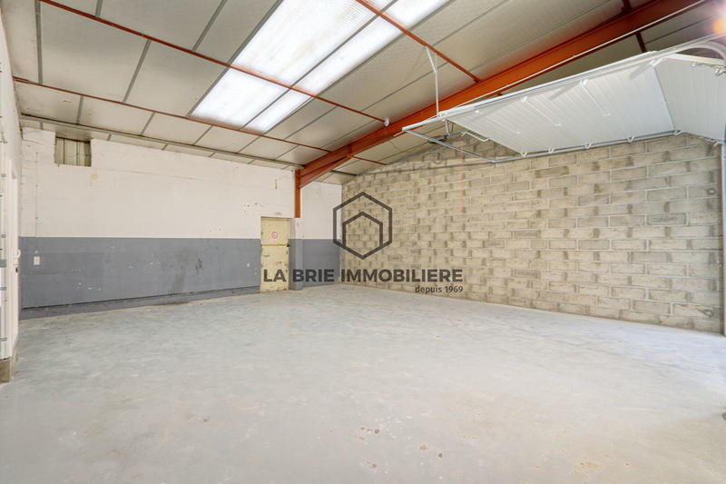 Local d'activité / Entrepôt - 70 m² - 1 pièce