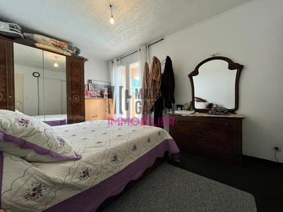 Appartement - 80 m² - 4 pièces