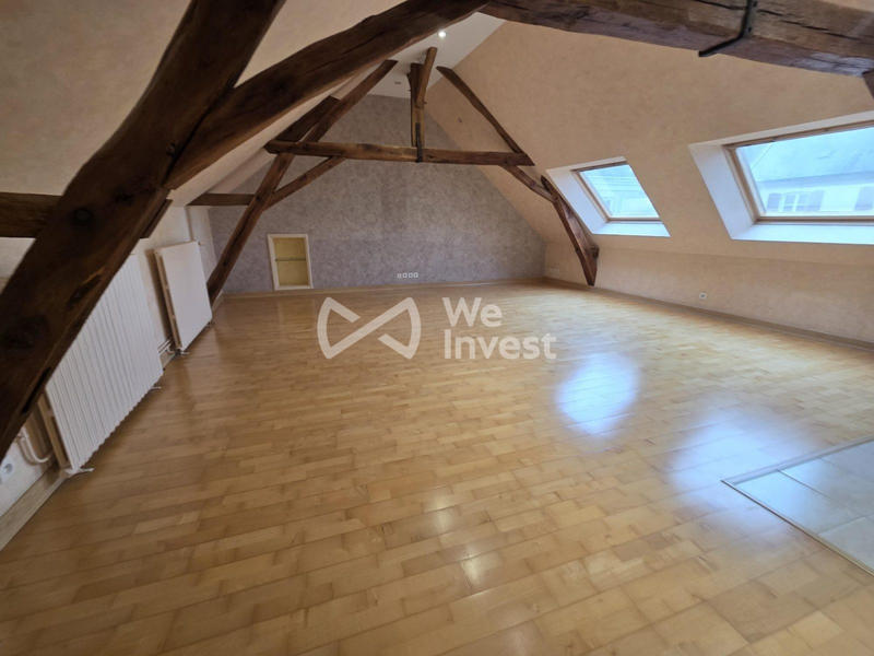 Maison traditionnelle - 202 m² - 8 pièces