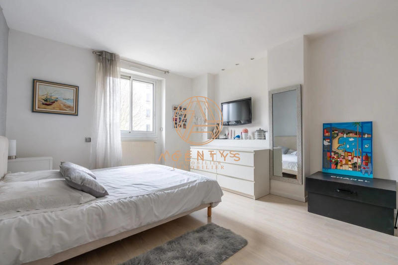 Maison - 205 m² - 8 pièces