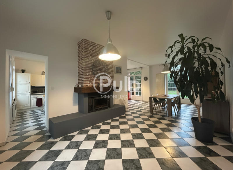 Maison - 202 m² - 6 pièces