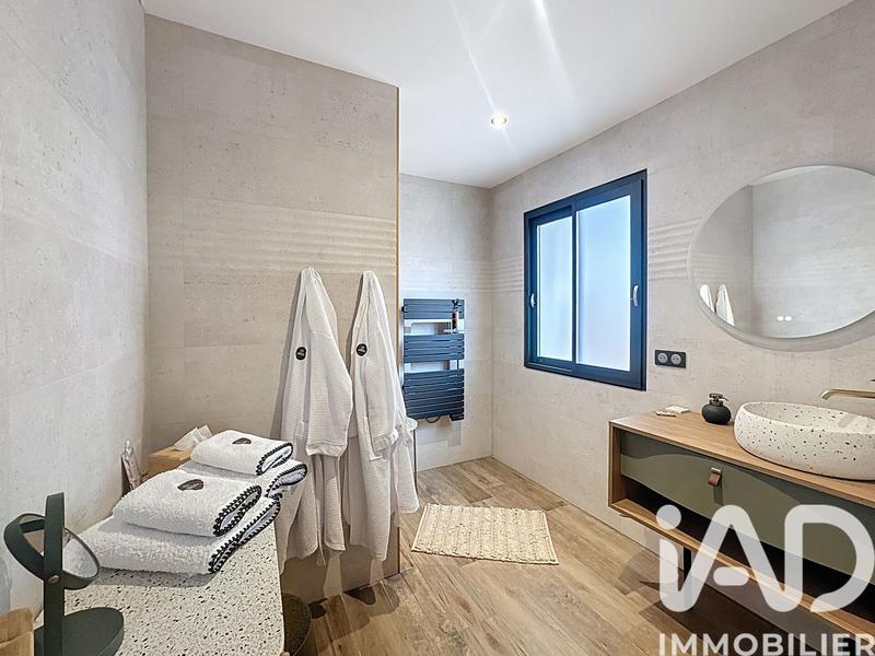 Maison - 265 m² - 8 pièces