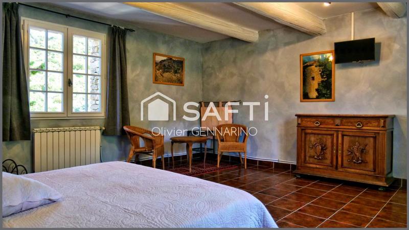 Maison - 591 m² - 22 pièces