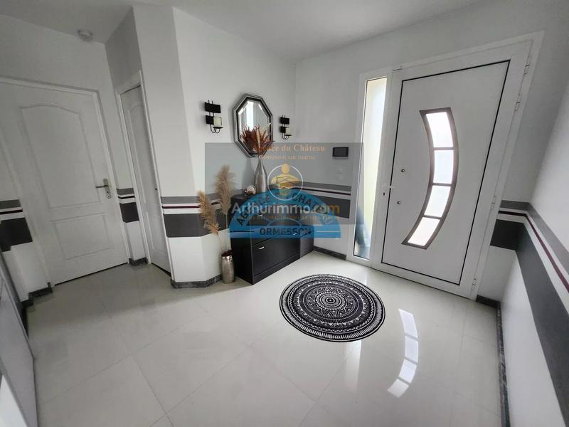 Maison - 240 m² - 9 pièces