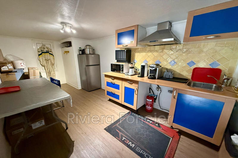 Fonds de commerce - Magasins - 200 m²