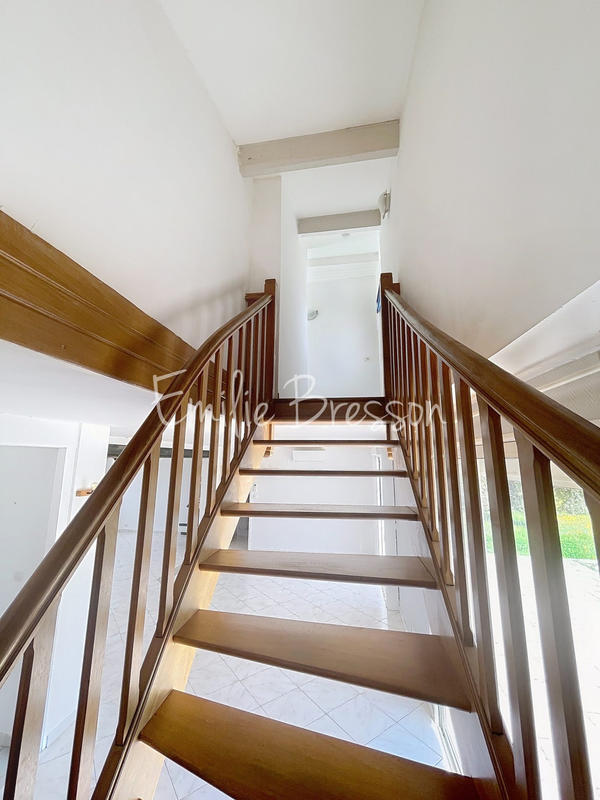 Maison traditionnelle - 164 m² - 5 pièces