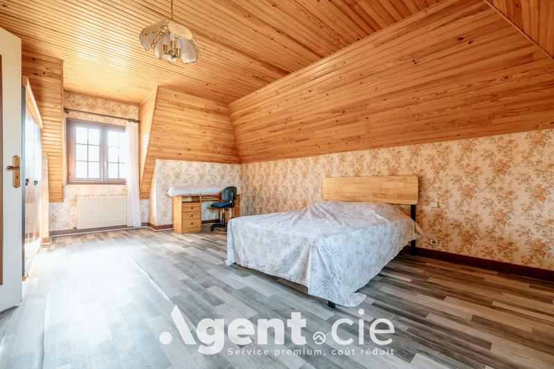 Maison - 240 m² - 7 pièces