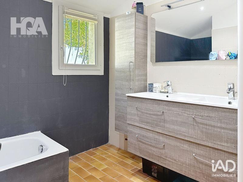 Local commercial - 678 m²