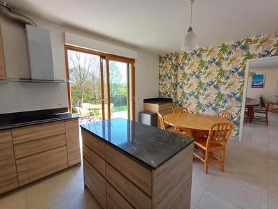 Maison - 273 m² - 9 pièces