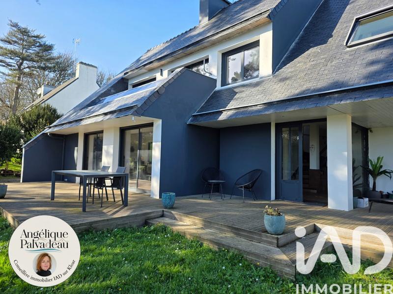 Maison - 242 m² - 8 pièces