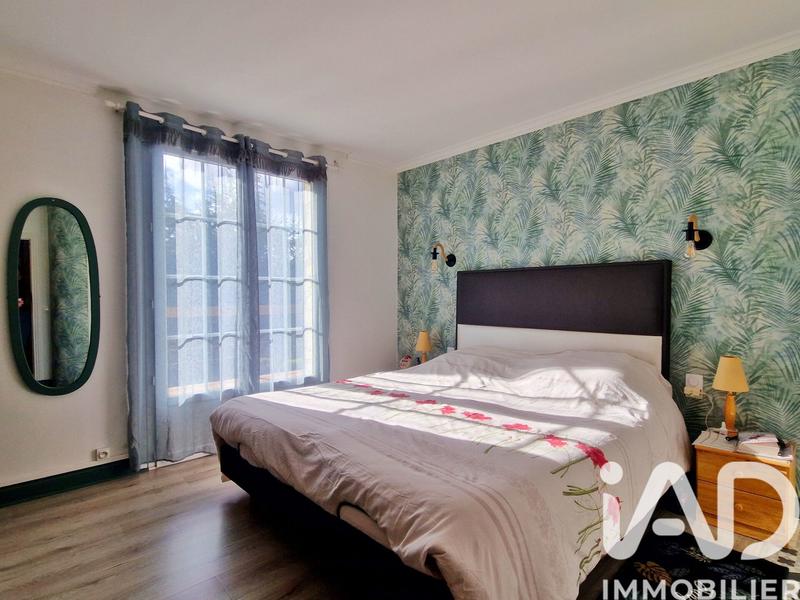 Maison - 239 m² - 9 pièces