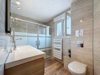 Maison - 261 m² - 11 pièces