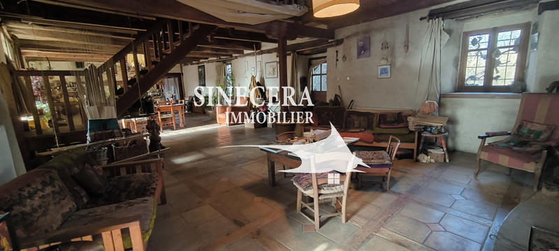 Maison - 230 m² - 5 pièces