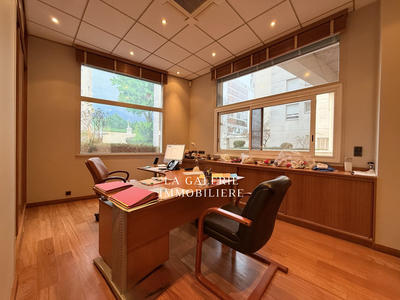 Bureau - 66 m² - 2 pièces