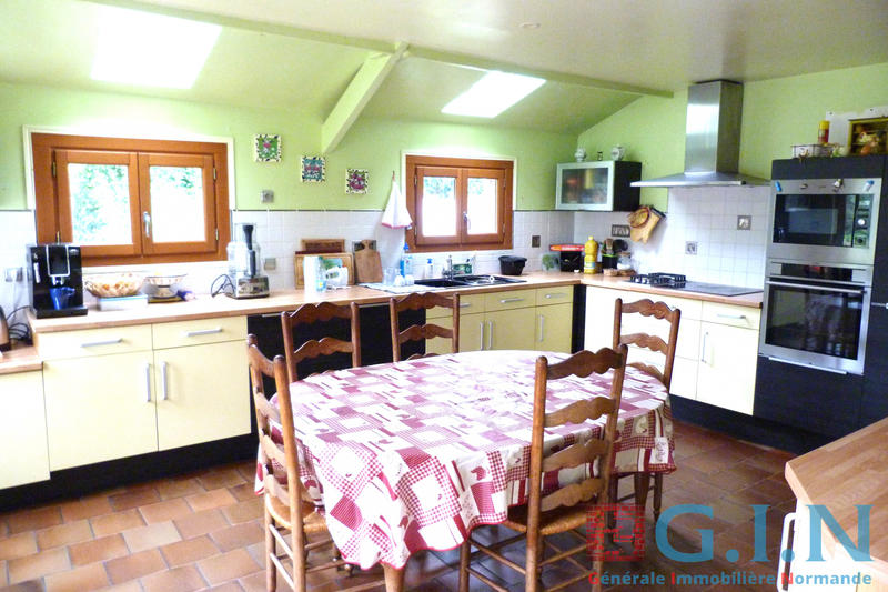 Maison - 205 m² - 10 pièces