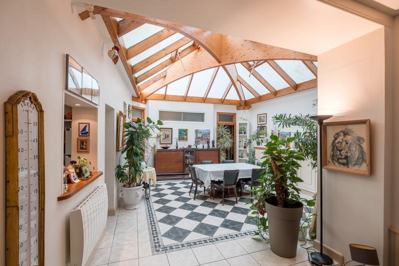 Appartement ancien - 122 m² - 4 pièces