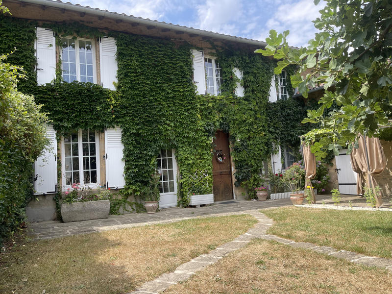 Maison - 228 m² - 7 pièces
