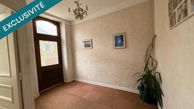 Maison - 260 m² - 13 pièces