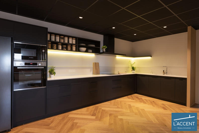 Bureau - 153 m² - 6 pièces