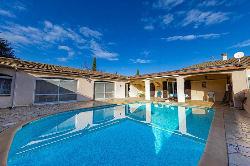 Maison - 210 m² - 7 pièces