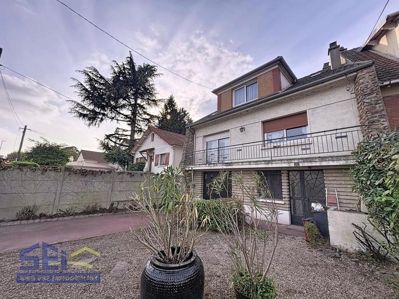 Pavillon - 140 m² - 6 pièces