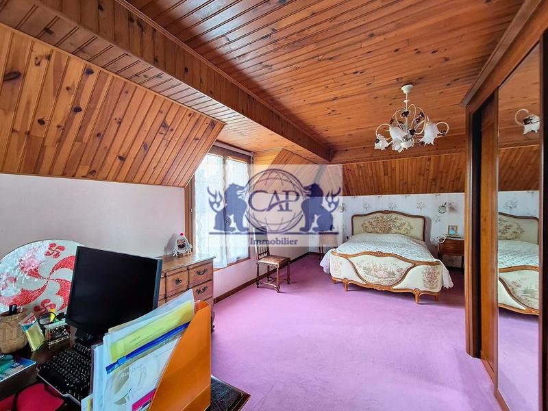 Maison traditionnelle - 145 m² - 5 pièces