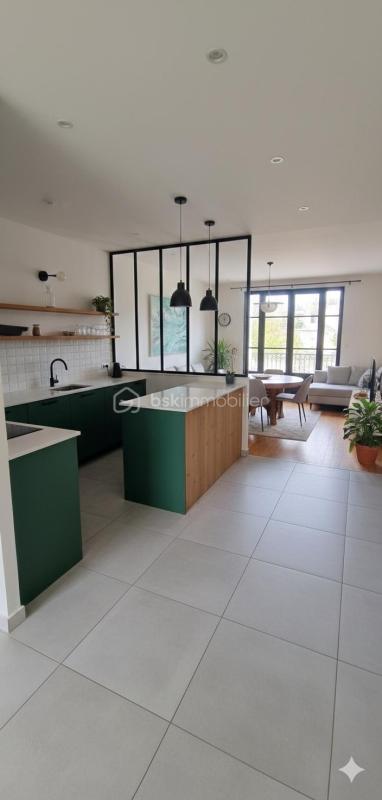 Demeure - 90 m² - 6 pièces