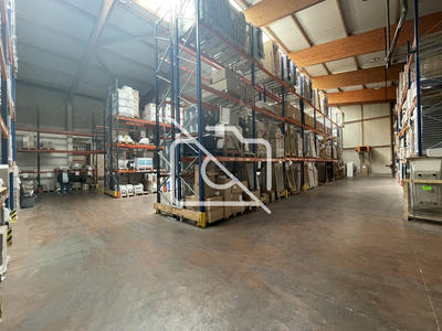 Entrepôt - 1 657 m²