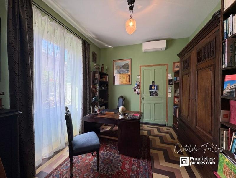 Maison - 254 m² - 10 pièces