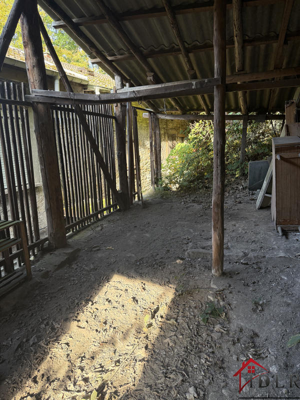 Maison - 185 m² - 18 pièces