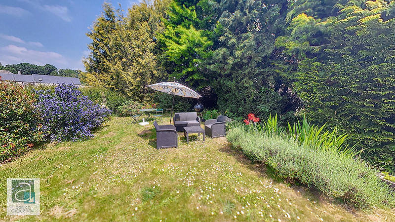 Maison - 234 m² - 11 pièces