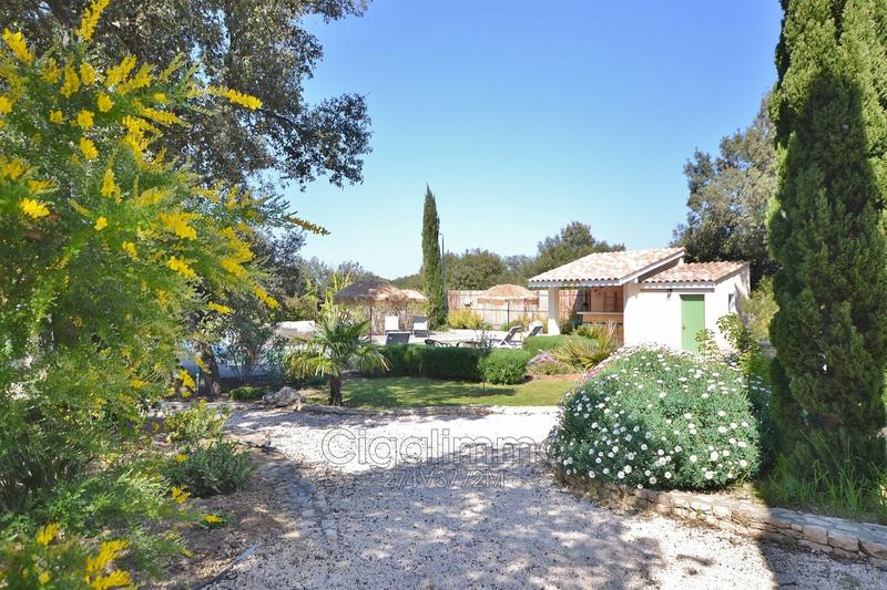 Villa - 212 m² - 8 pièces