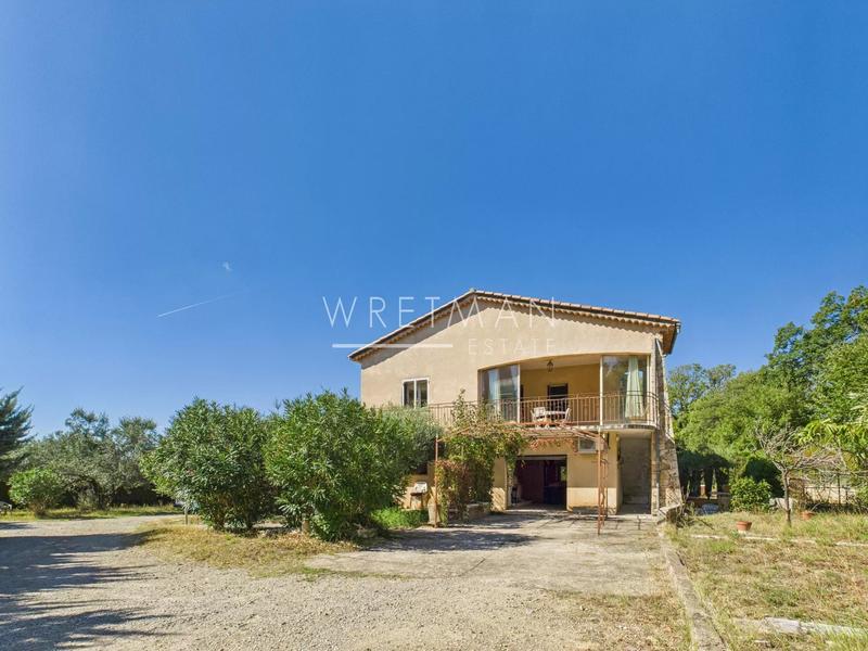 Villa - 192 m² - 8 pièces