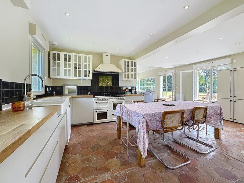 Maison - 200 m² - 6 pièces