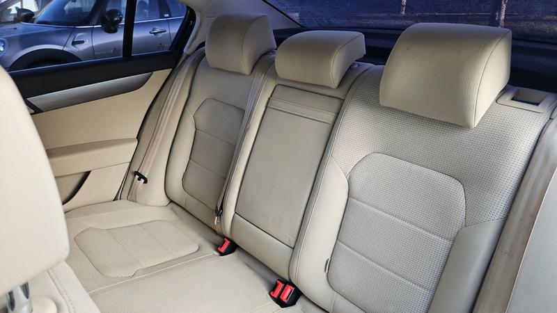 Volkswagen Passat VII 1.6 Tdi 105 Confortline