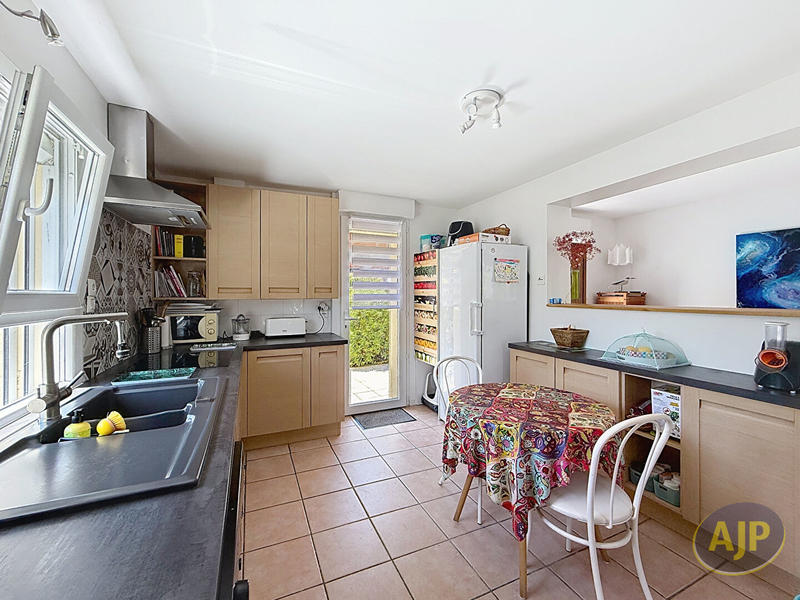 Maison - 104 m² - 4 pièces