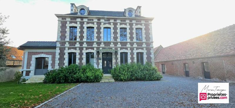 Maison - 403 m² - 11 pièces