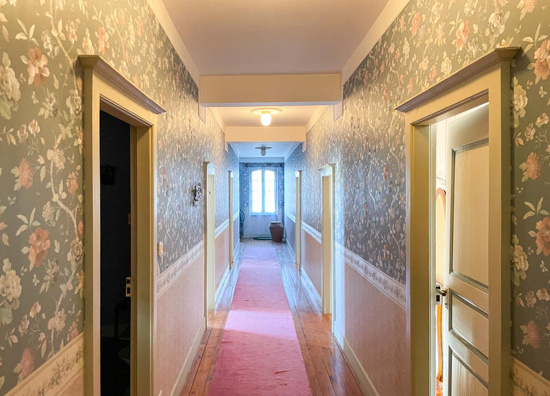 Maison - 585 m² - 10 pièces