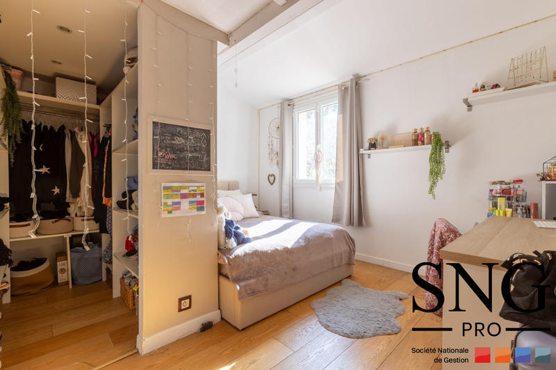 Maison traditionnelle - 146 m² - 8 pièces