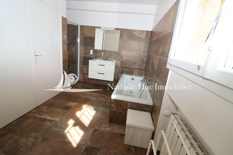 Villa - 216 m² - 6 pièces