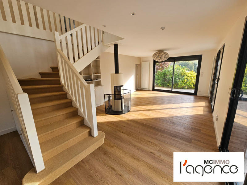 Maison traditionnelle - 195 m² - 6 pièces