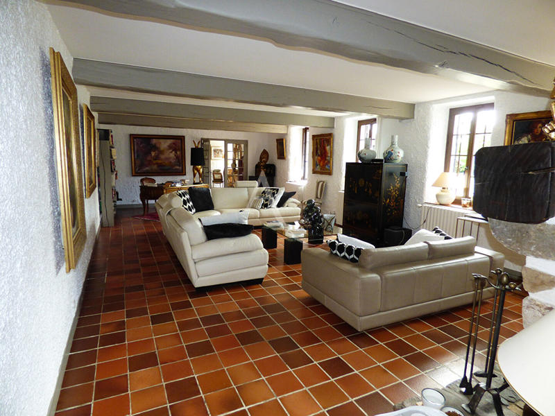 Maison - 303 m² - 7 pièces