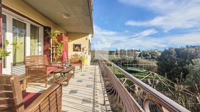 Maison - 195 m² - 9 pièces