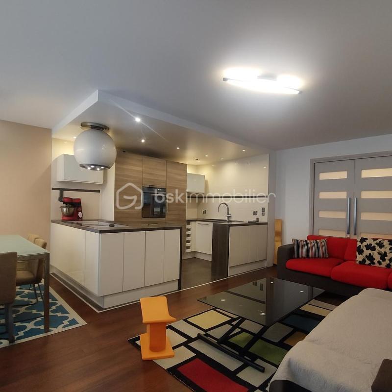 Appartement - 82 m² - 5 pièces