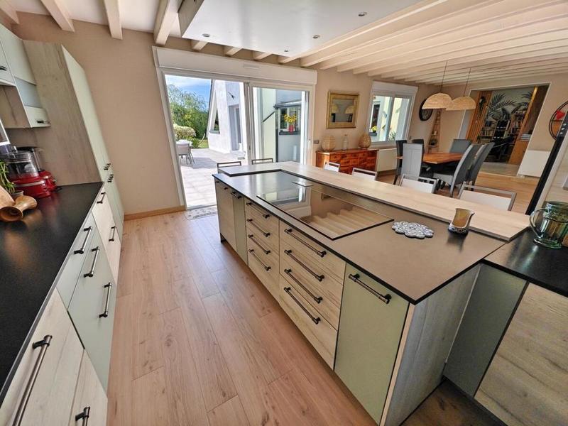 Maison - 265 m² - 12 pièces