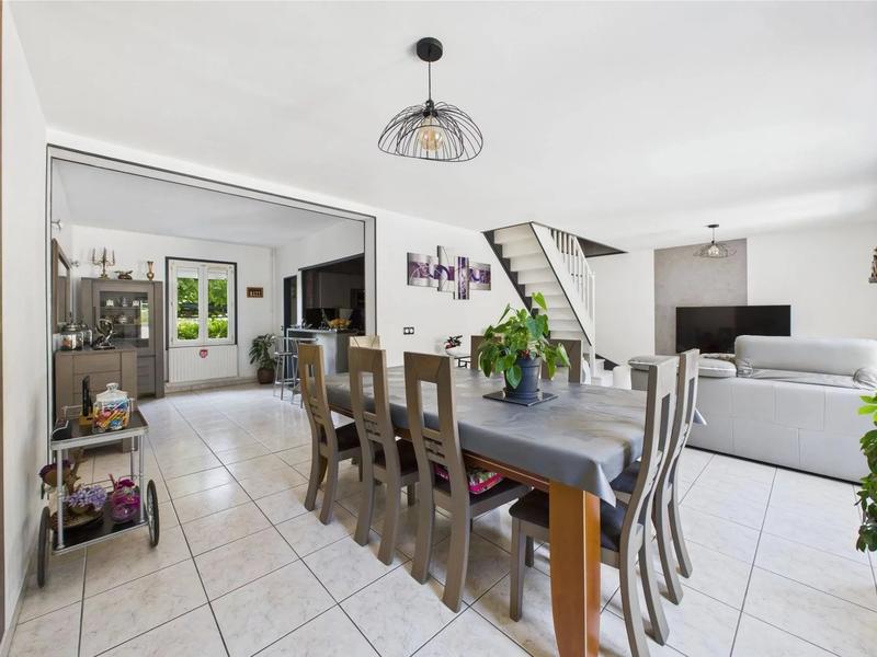 Maison - 95 m² - 5 pièces