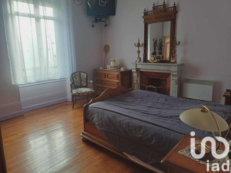 Maison - 241 m² - 8 pièces