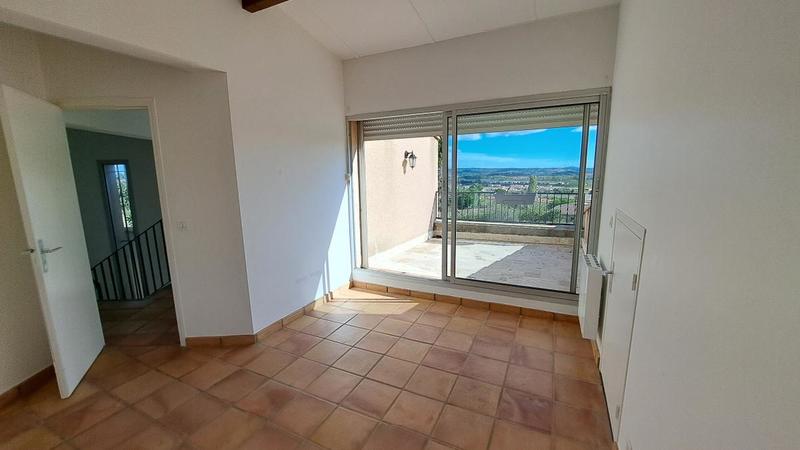 Maison - 208 m² - 6 pièces